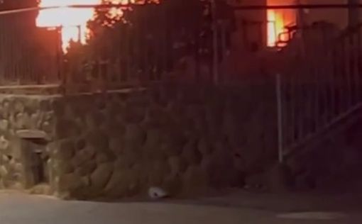 Попадание в Кирьят-Шмоне: вспыхнул пожар