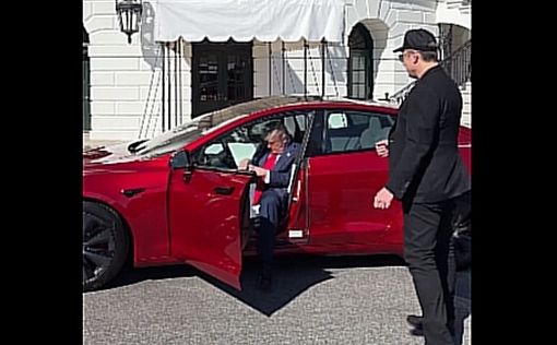 Какую Tesla купил Трамп?