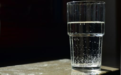 Ученые нашли простой метод очистки воды от микропластика