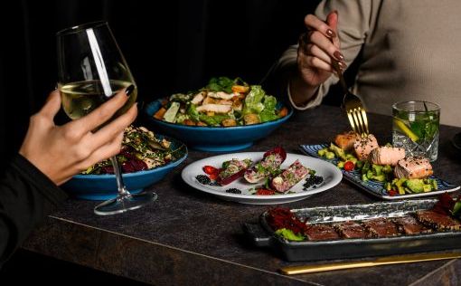 Вкус ночи: новый бар-ресторан People открылся на берегу Кинерета