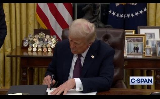 Трамп продлил россиянам пакет санкций от Байдена еще на год