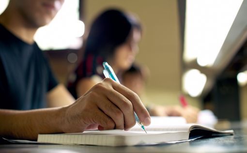 Израиль запускает программу интеграции искусственного интеллекта в школы