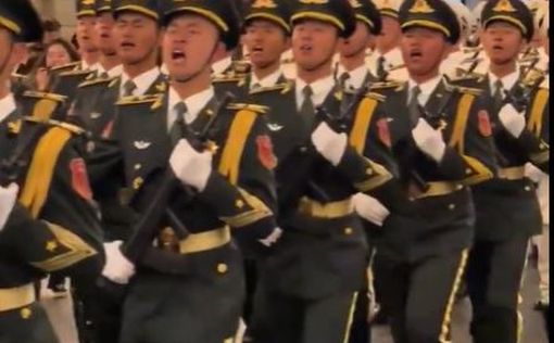 Китайские войска вошли в Москву