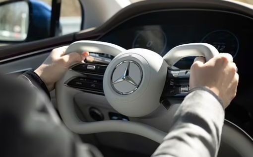 Mercedes заменит рулевое колесо на футуристический штурвал